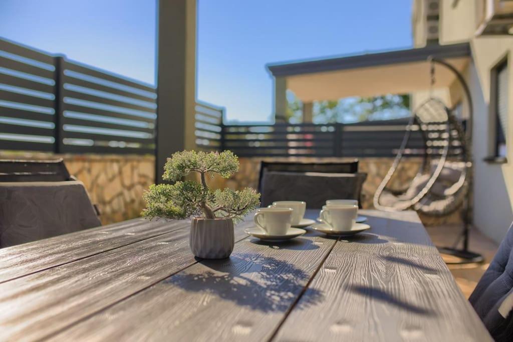Apartment Sunrise Fuer 6 Personen In Pula-Stinjan Exterior foto